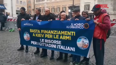 Ucraina, flash mob Team Vannacci: "Stop a finanziamenti armi, Aula voti contro"