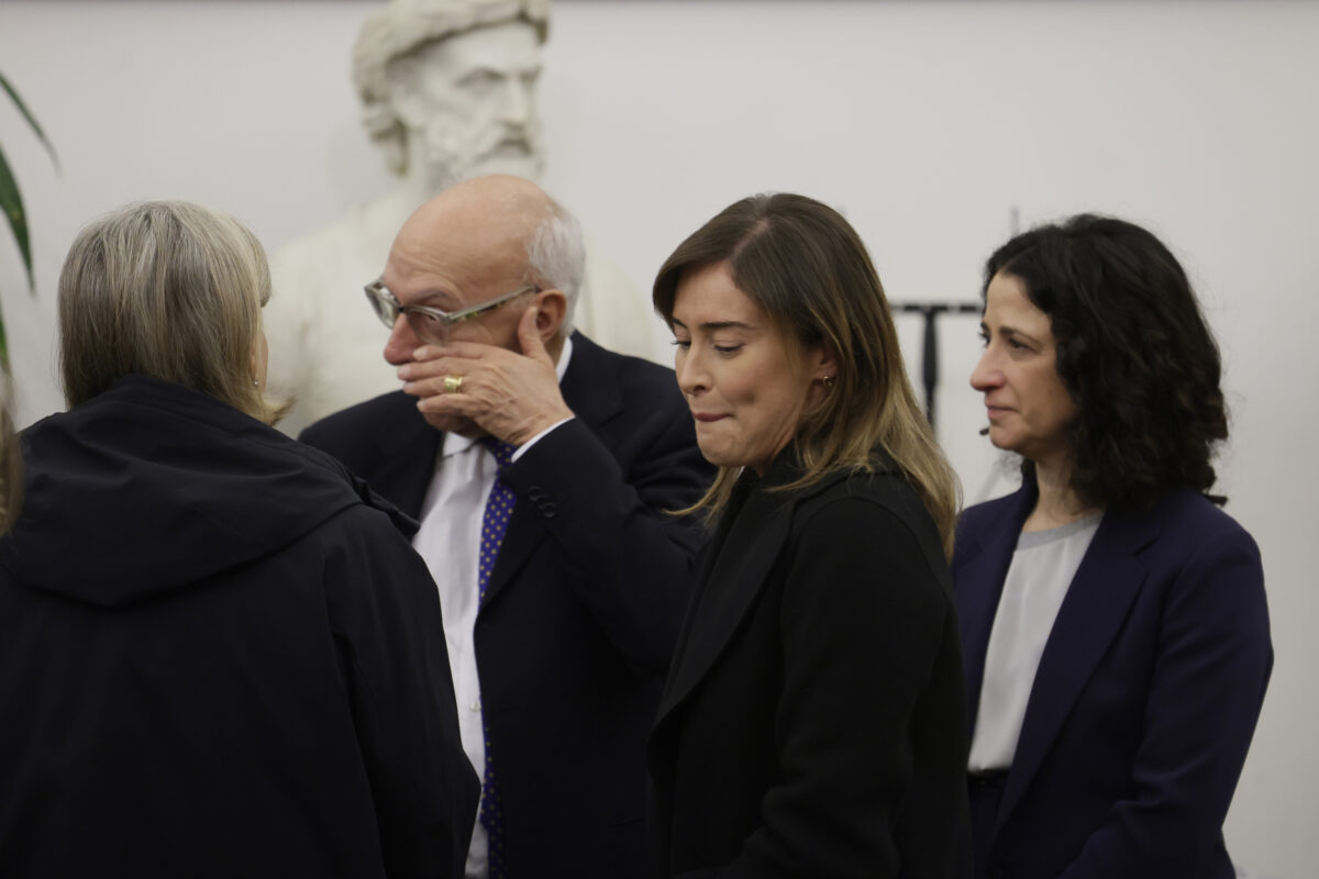 Galleria foto 'Valeria Fedeli, da Schlein a Bertinotti: i politici alla camera ardente dell’ex ministra – FOTO' - foto 9