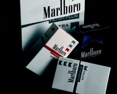 Sigarette, da oggi scattano i rincari: ecco quanto costeranno