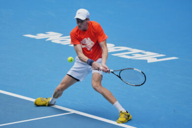 Sinner batte Auger-Aliassime, ultimo test prima degli Australian Open 2026