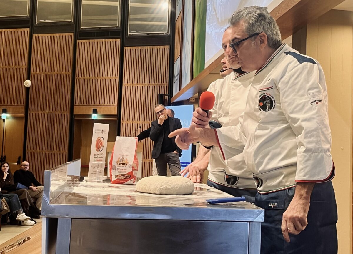 Pizza napoletana, numeri e segreti di un piatto da 15 miliardi di euro