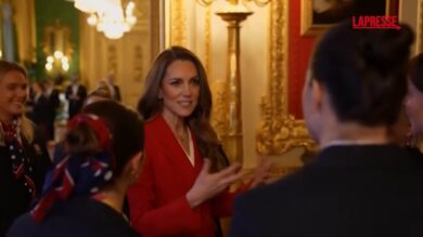 Kate Middleton celebra le Red Roses vincitrici della Coppa del Mondo di rugby femminile