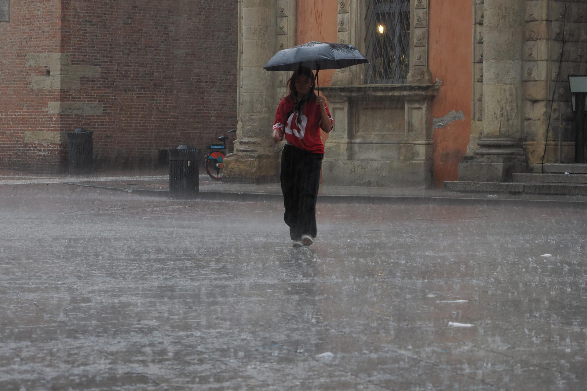 Meteo weekend 17-18 gennaio: pioggia su parte dell’Italia, domenica neve sotto i 1.000 metri