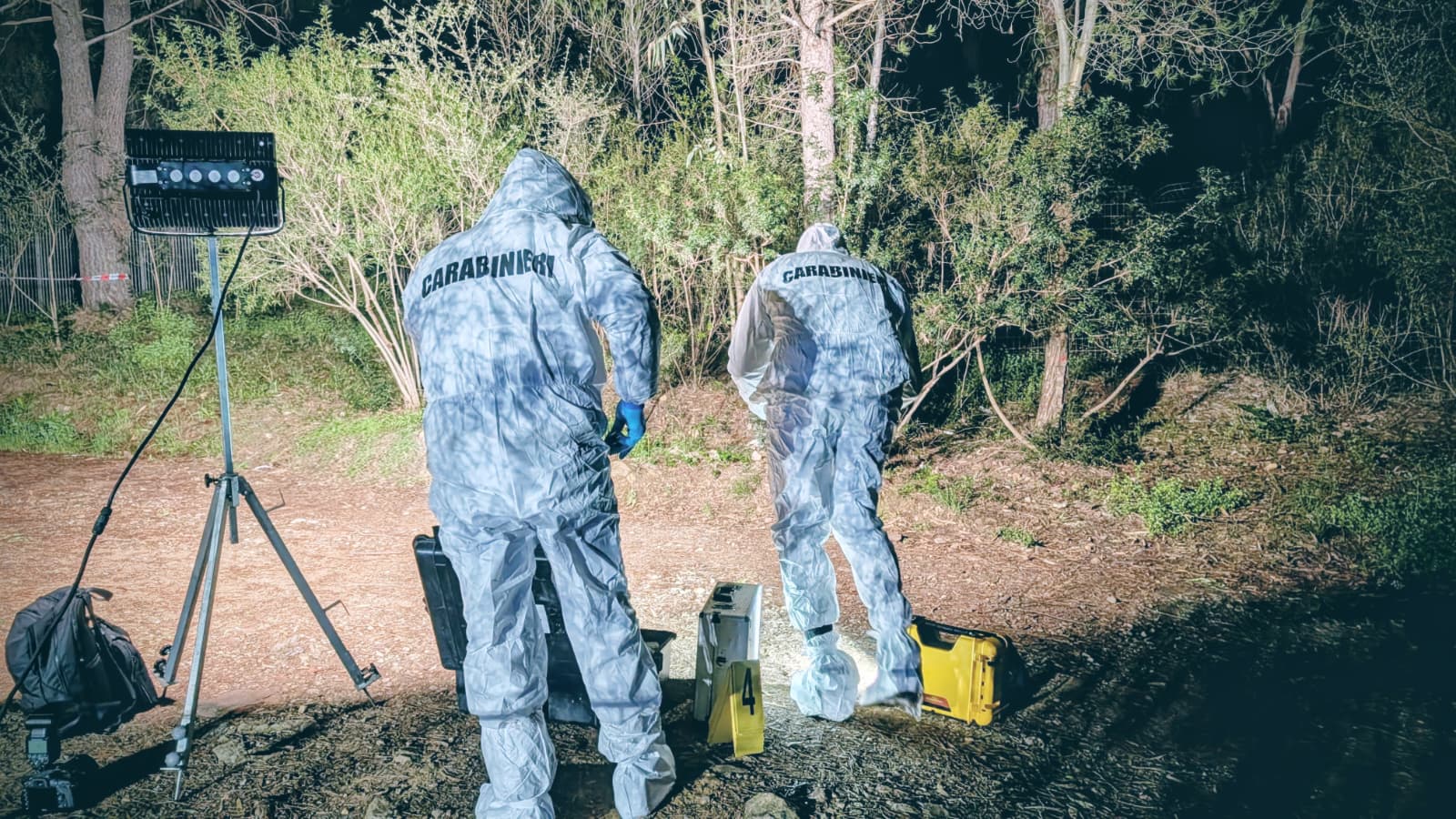 Carbonia, trovato cadavere 53enne in un parco: indagini in corso