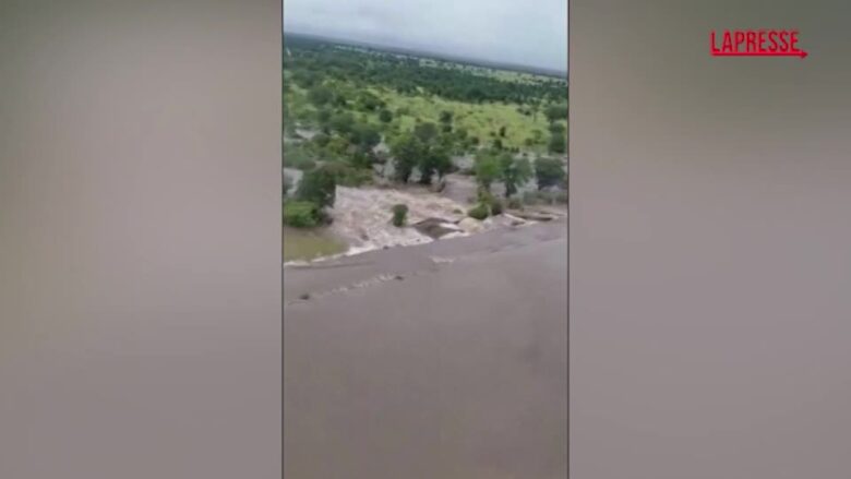 Sudafrica, gravi inondazioni sommergono il Kruger National Park: le immagini dall'alto