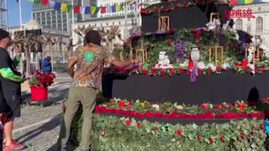 Bob Weir, in migliaia alla cerimonia funebre del chitarrista dei Grateful Dead