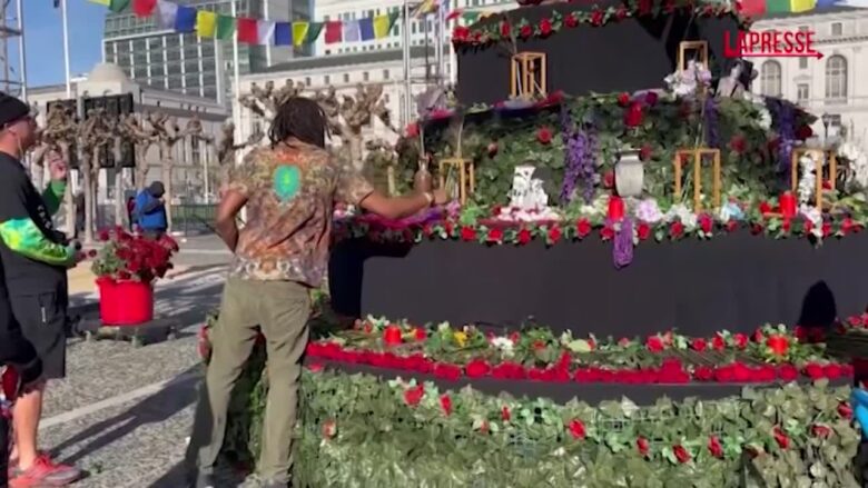 Bob Weir, in migliaia alla cerimonia funebre del chitarrista dei Grateful Dead