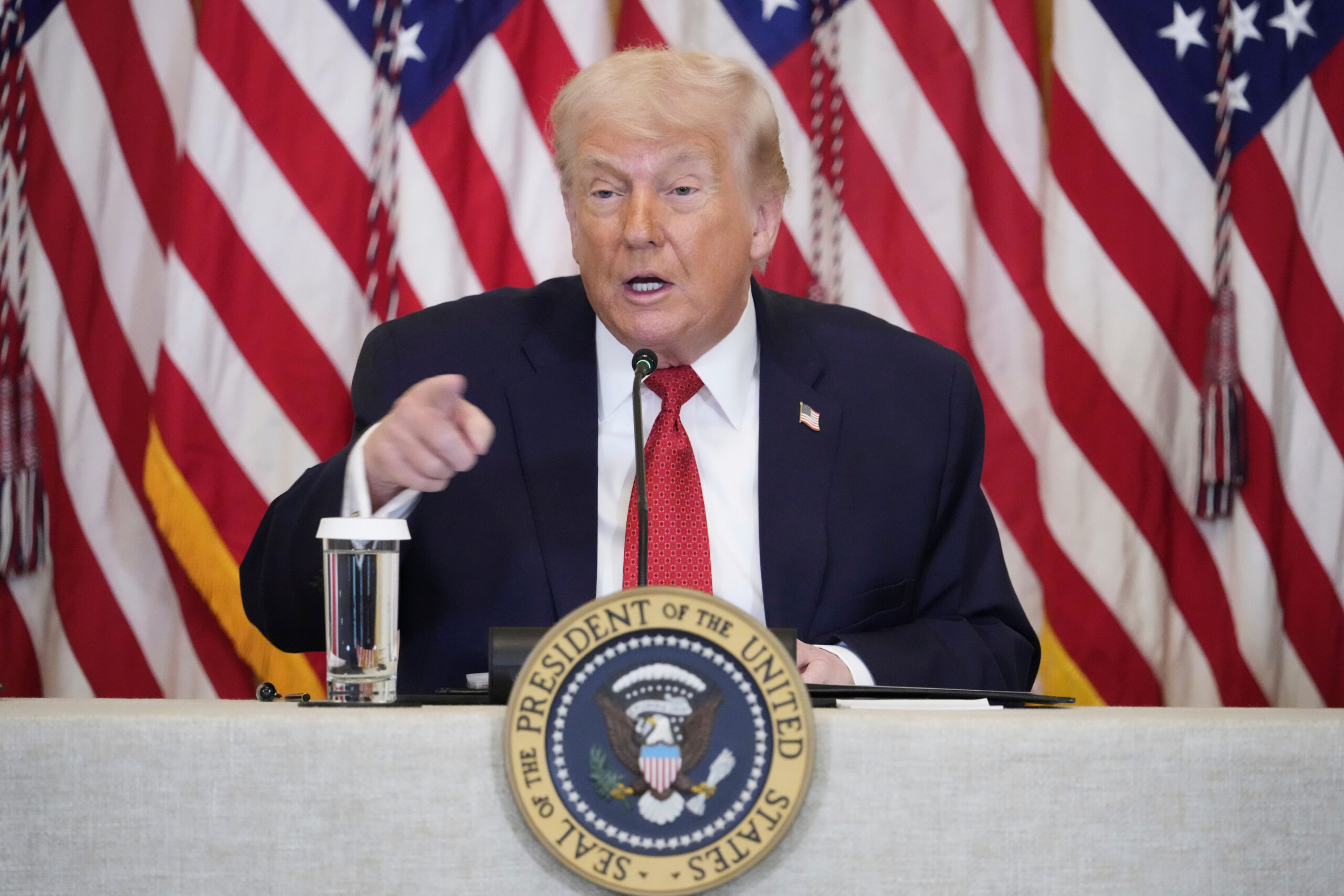 Groenlandia, Trump: “Non mi sento in dovere di pensare solo alla pace”. Borse europee in forte calo – La diretta