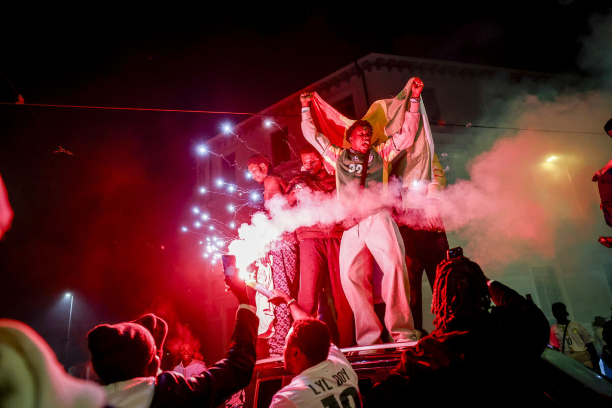 Galleria foto 'Senegal campione d’Africa: festeggiamenti per le strade di Torino' - foto 11