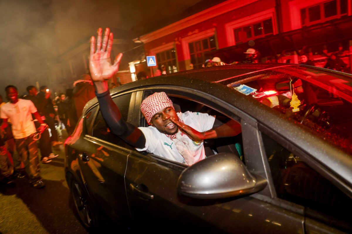 Galleria foto 'Senegal campione d’Africa: festeggiamenti per le strade di Torino' - foto 4
