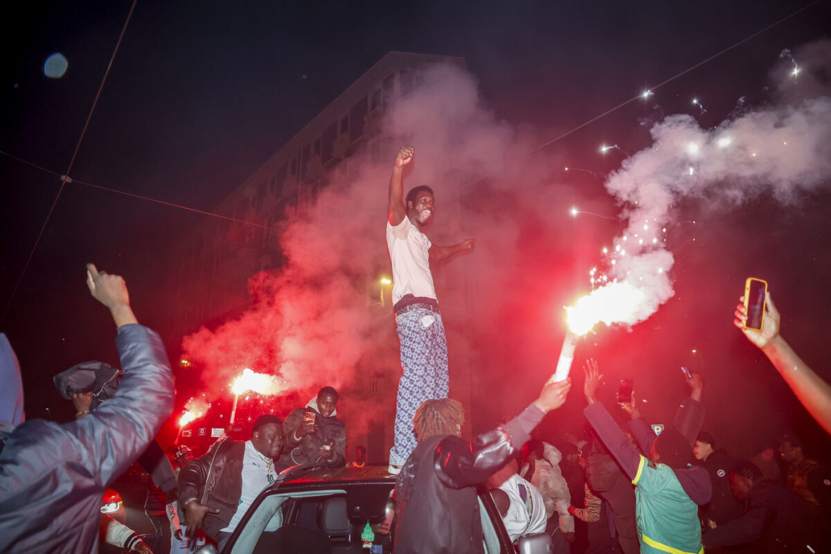 Galleria foto 'Senegal campione d’Africa: festeggiamenti per le strade di Torino' - foto 13