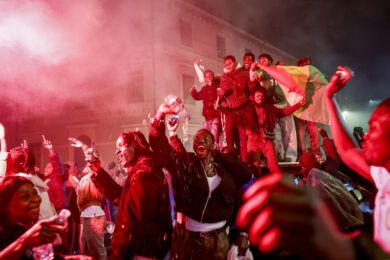 Il Senegal vince la Coppa d'Africa, tifosi in festa per le vie di Torino