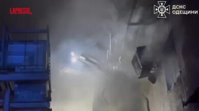 Ucraina, attacco notturno con droni a Odessa