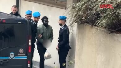Omicidio Verzeni, Moussa Sangare arriva in tribunale a Bergamo