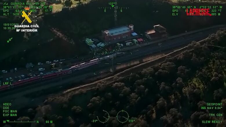 Spagna, deragliamento treni in Andalusia: le immagini aeree del luogo dello scontro