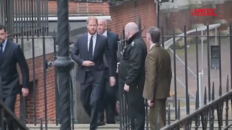Principe Harry arriva in tribunale a Londra per processo contro il Daily Mail