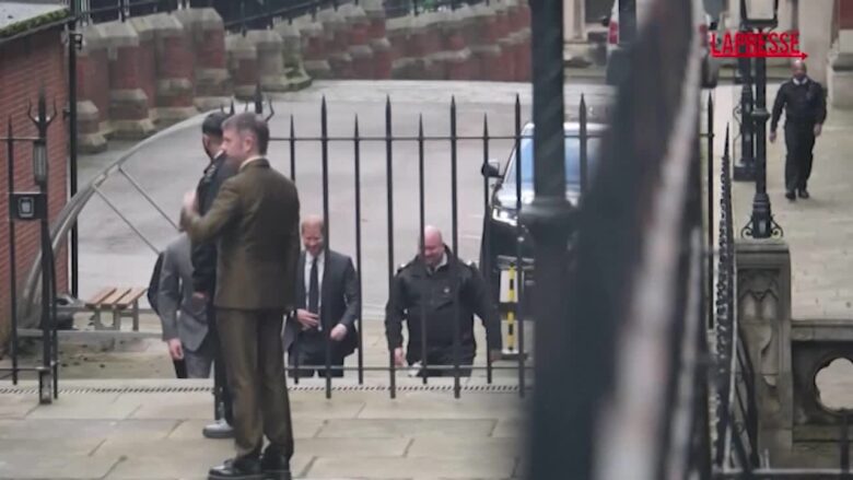 Londra, principe Harry arriva in tribunale nel secondo giorno del processo contro il Daily Mail