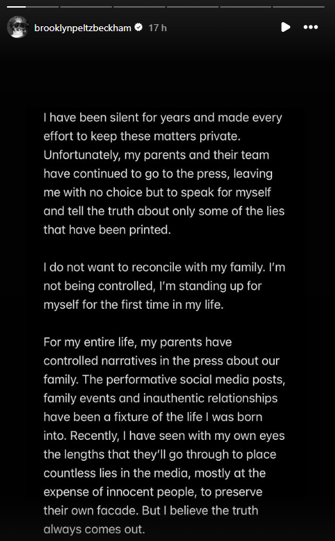 Brooklyn Beckham difende la moglie, il post di fuoco contro i genitori David e Victoria: “Umiliato, non voglio riconciliarmi”