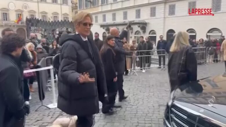 Valentino, Bruce Hoeksema lascia camera ardente con i carlini: "Devastato"
