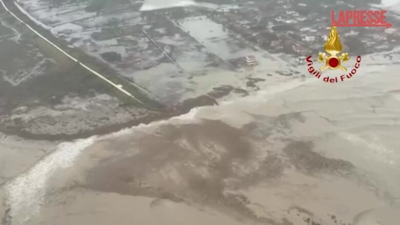 Maltempo, la Sicilia colpita da forti mareggiate: le immagini dall'elicottero