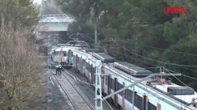 Spagna, treno deraglia in Catalogna: morto il macchinista