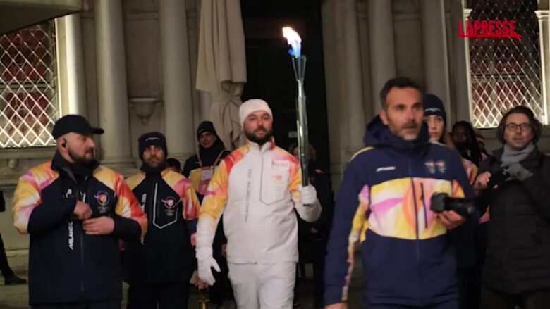 Milano-Cortina 2026, il passaggio della torcia olimpica a Venezia