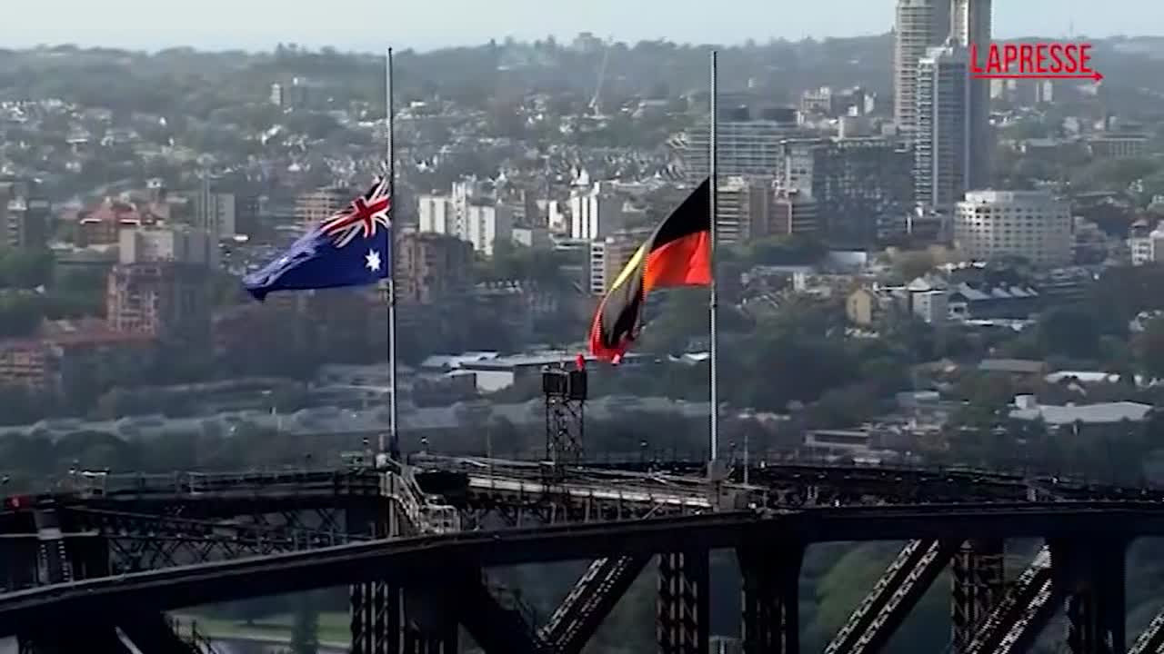 australia giornata di lutto nazionale per le vittime dell attentato a bondi beach bandiere a mezz asta in tutto il paese da Lapresse.it australia giornata di lutto nazionale per le vittime dell attentato a bondi beach bandiere a mezz asta in tutto il paese
