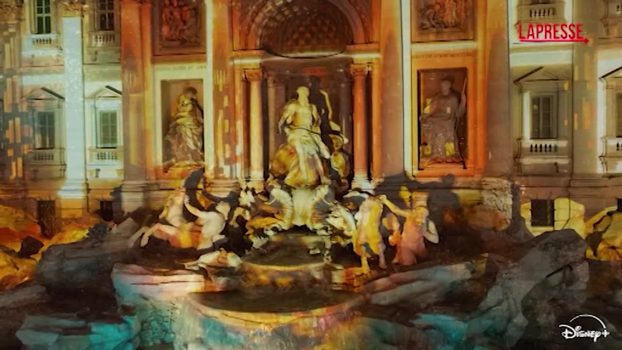 Roma, la Fontana di Trevi si illumina con il videomapping di 