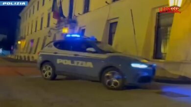 Caserta, blitz anticamorra della polizia: 17 arresti