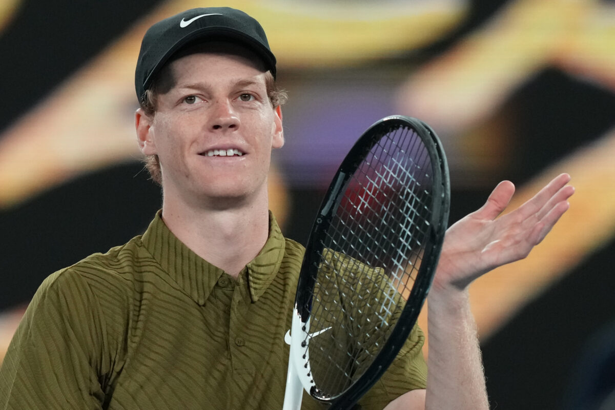 Sinner in campo nella notte agli Australian Open, ma c’è allerta caldo. Giocano anche altri due azzurri: orario e dove vederli Sinner in campo nella notte agli Australian Open, ma c’è allerta caldo. Giocano anche altri due azzurri: orario e dove vederli