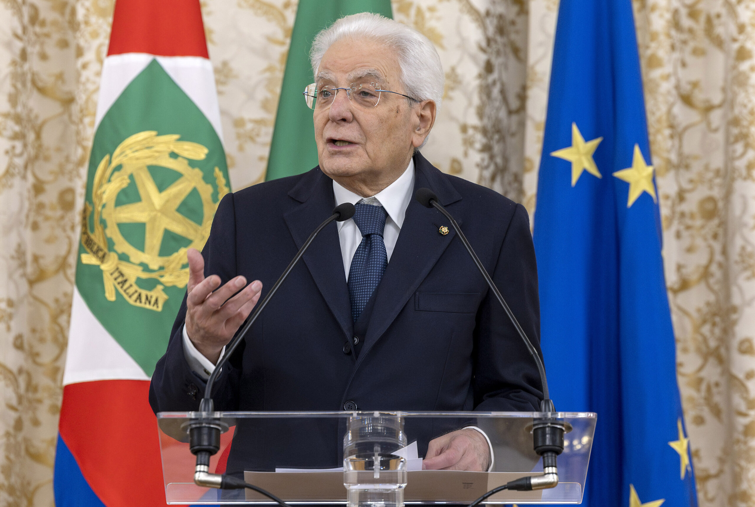 Mattarella: “Cancellando le regole condivise si torna a barbarie”