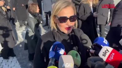 Funerali Valentino, Simona Ventura: “Era un genio e persona speciale. E’ finita un’epoca”