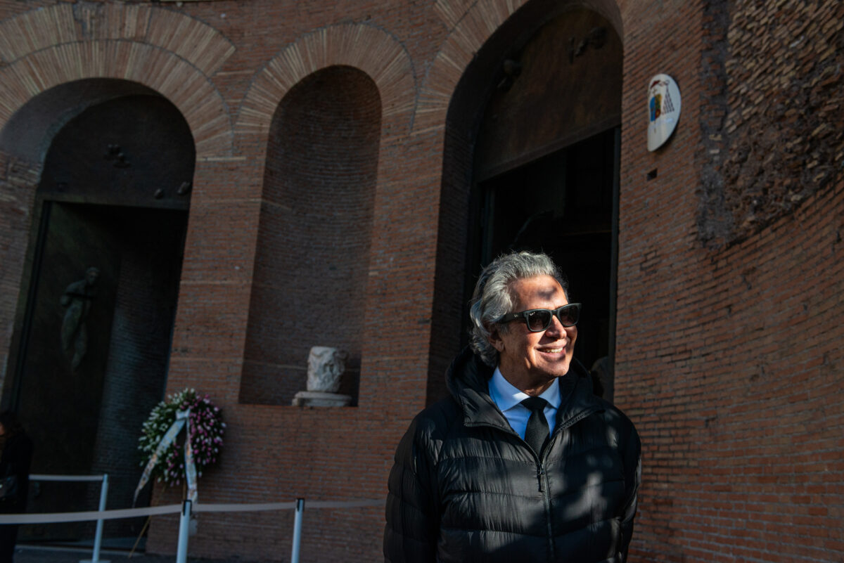 Valentino, ai funerali tanti vip: ecco chi c’era – Le foto Valentino, ai funerali tanti vip: ecco chi c’era – Le foto