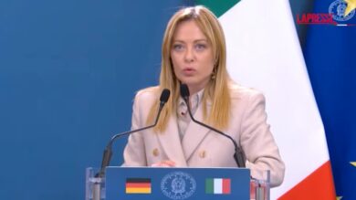 Ue, Meloni incontra Merz a Roma: “No infantilismi ma risposte adeguate, fase grave”