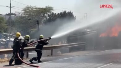 Kenya, autocisterna contro camion: una enorme colonna di fumo nero si alza a Nairobi