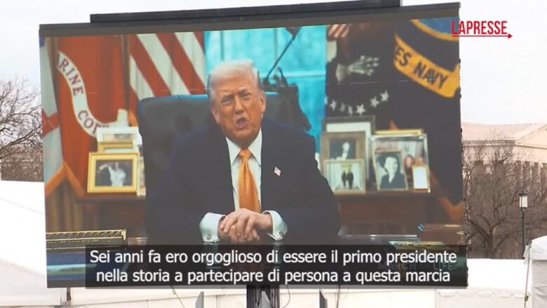 Usa, Trump ai pro-vita: "Passi da gigante per proteggere vite innocenti, stiamo riportando Dio in America"