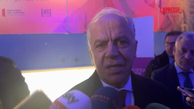 Migranti, Piantedosi: "Resort 5 stelle Albania? Agenti non vanno nelle stamberghe"