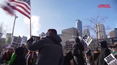 Minneapolis, in migliaia protestano contro Trump e l'Ice