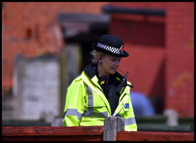 Gloria De Lazzari, la 45enne trevigiana trovata morta in casa a Bolton: arrestato un 33enne