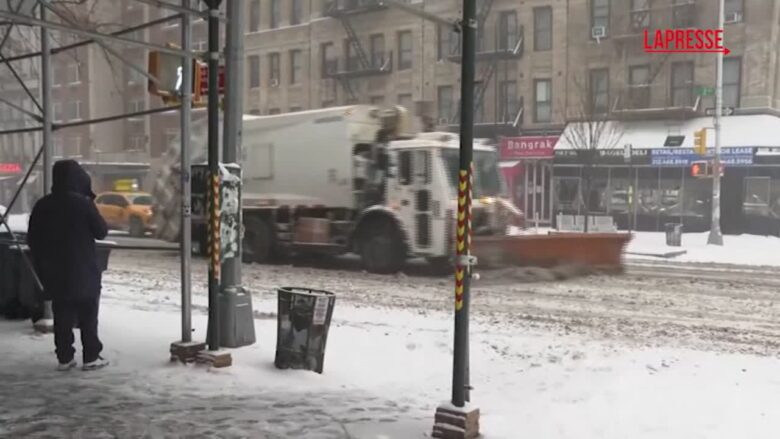 Tempesta di neve negli Usa: da New York a Chicago, le città nella morsa del gelo