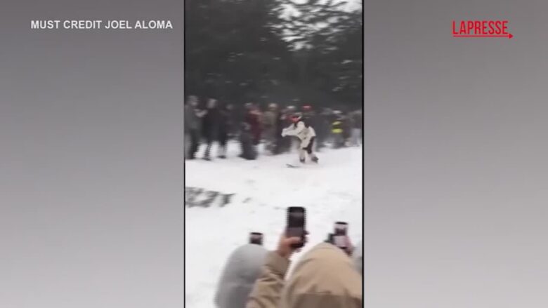 Snowboard, Shaun White esalta la folla a New York con salti e acrobazia