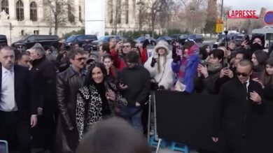 Moda, da Demi Moore a Vincent Cassel parata di star per Schiaparelli a Parigi