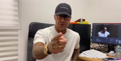 Caso Signorini, Corona dà appuntamento a stasera per Falsissimo: “Non mi fermo”