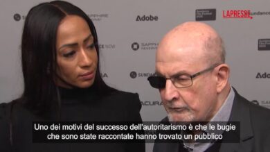 Minneapolis, Salman Rushdie: "Le bugie raccontate hanno trovato un pubblico"