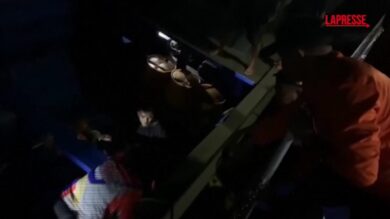 Filippine, affonda traghetto con 350 passeggeri: almeno 15 morti