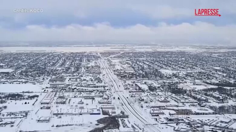 Usa, Oklahoma City è ricoperta di neve: le incredibili immagini aeree