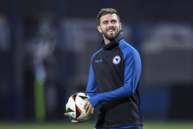 Miralem Pjanic, il campione bosniaco dà l’addio al calcio: “Grazie per aver fatto parte di questa musica”