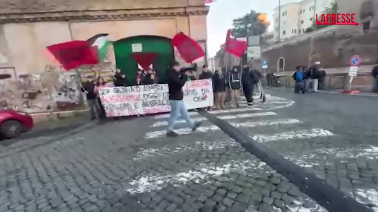 Giorno memoria, studenti OSA in piazza a Roma: "Contro genocidi di ieri e di oggi"