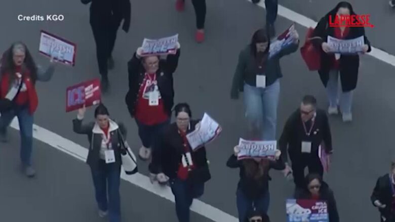 Usa, protesta contro l'ICE per le strade di Oakland