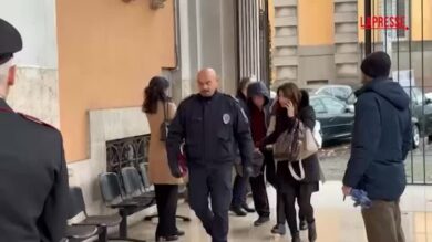 Anguillara, i genitori di Federica Torzullo arrivano al tribunale dei minori